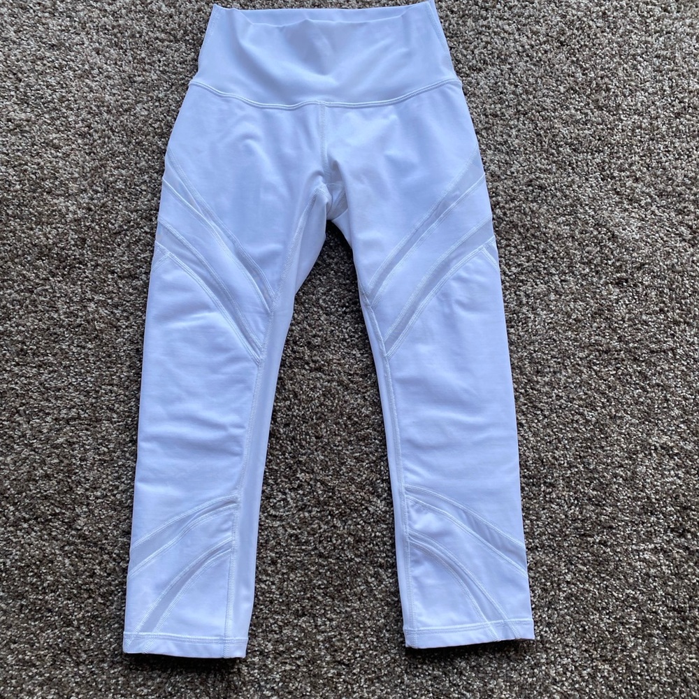 Lululemon wunder under white crop full on luxtreme